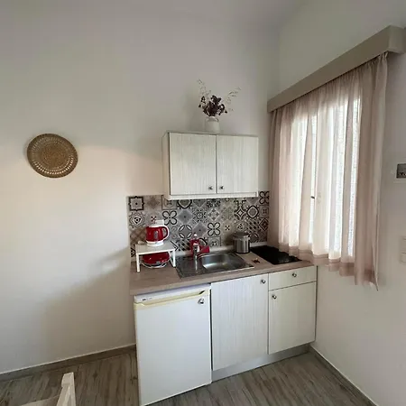 Nick's 1 Parikia (Paros)