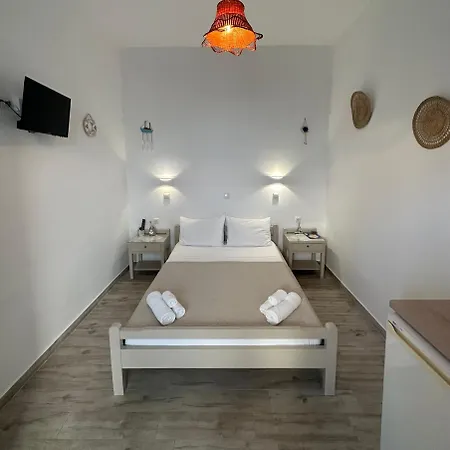 Nick's 1 * Parikia (Paros)